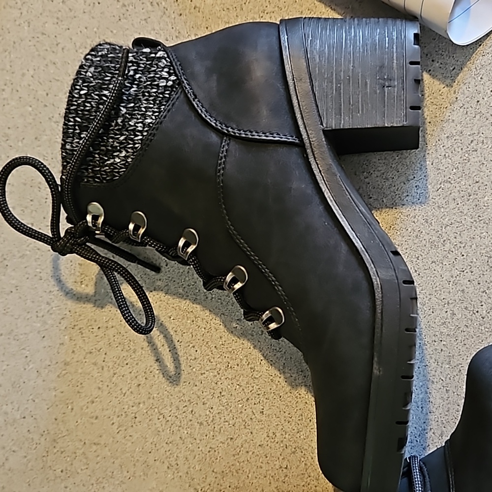 Baretraps boots